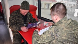 Мобильный комплекс отбора на военную службу по контракту курсировал по Волоконовскому району