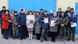 Сергей Бикетов поздравил волоконовских работников бытового обслуживания и ЖКХ 