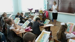 Вячеслав Гладков сообщил о решении вернуть на очное обучение школы в зоне свыше 20 км от границы 