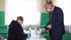 Глава администрации Волоконовского района Сергей Бикетов принял участие в выборах