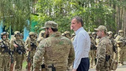 Вячеслав Гладков встретился с бойцами батальона «Ахмат» 