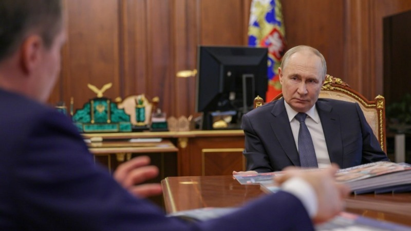 Вячеслав Гладков сообщил президенту о сокращении дефицита медиков в регионе