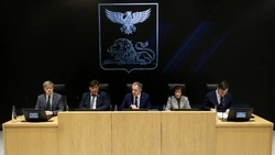 Вячеслав Гладков рассказал о разработке новых мер поддержки для многодетных семей