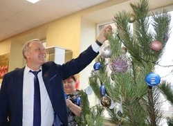 Единороссы Волоконовского района приняли участие во Всероссийской акции «Ёлка желаний» 