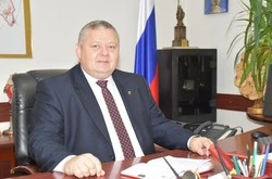 Глава Волоконовского муниципального округа Евгений Сотников поздравил работников ЗАГС