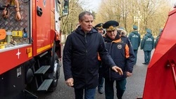 Вячеслав Гладков рассказал о вручении новой пожарной техники специалистам