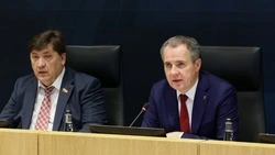 Вячеслав Гладков поручил увеличить ставки врачам-специалистам