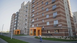 Вячеслав Гладков вручил ключи от нового жилья жителям приграничья 