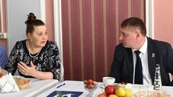 Врио губернатора Александр Шуваев рассказал о визите в пункт временного размещения граждан