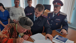 Девять человек принесли присягу гражданина Российской Федерации