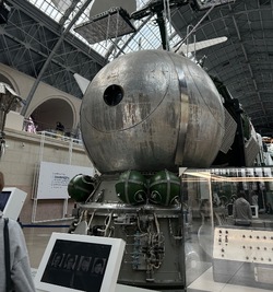 Россияне отмечают Международный день космонавтики