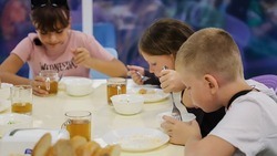 Вячеслав Гладков прокомментировал жалобу на холодную еду в «Бригантине «Белогорье»