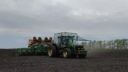 В Волоконовском округе стартовал сев сои