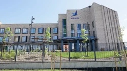 Врио губернатора Александр Шуваев посетил место строительства новой школы «Моя мечта» 