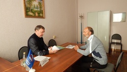 Член фракции «Единая Россия» Андрей Волосёнок провёл приём граждан в Волоконовке