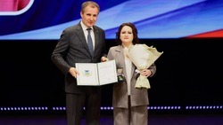 Вячеслав Гладков вручил награды 37 почётным наставникам Белгородской области 
