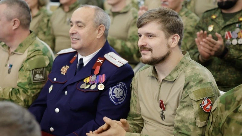 Вячеслав Гладков принял участие в церемонии награждения бойцов белгородской самообороны