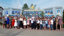 Повод для гордости. Обновлённая детская Доска почёта открылась в Волоконовском районе