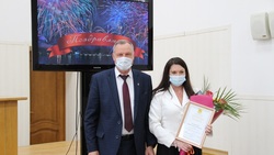 Глава Волоконовского района поздравил коллектив «Красного Октября» с юбилеем газеты