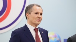  Вячеслав Гладков поздравил женщин Белгородчины с Днём Матери