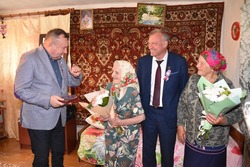 Две жительницы Волоконовского района получили медали к 80-летию Прохоровского сражения