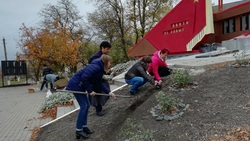 Волоконовские единороссы стали участниками общерайонной акции «День высадки тюльпанов»