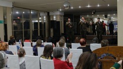 Прибывшие жители из ЛДНР в Белгородскую область посетили концерт ансамбля песни и пляски Росгвардии 