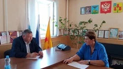 Глава Волоконовского округа Евгений Сотников провёл выездной личный приём граждан в селе Ютановка
