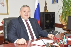 Глава муниципального Волоконовского округа Евгений Сотников поздравил всех женщин с 8 марта