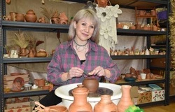 «Глина, давай дружить!». Екатерина Головина – о гончарном мастерстве