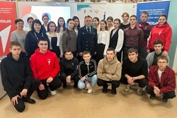 Начальник Волоконовского отделения судебных приставов пообщался с активистами «Движения Первых»