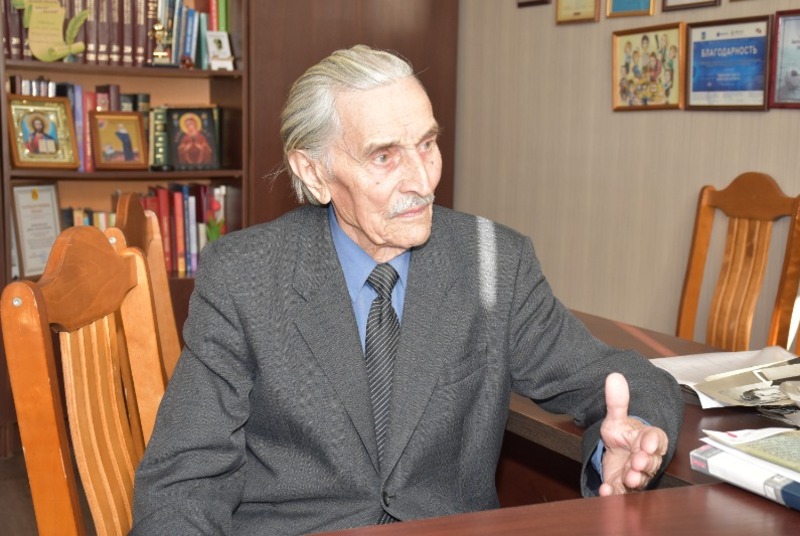 Почётный гражданин посёлка Волоконовка Борис Холошин дал интервью «Красному Октябрю»