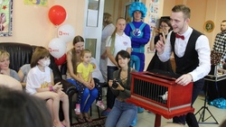 Власти и компания «МТС» провели праздник для детей в онкогематологическом отделении