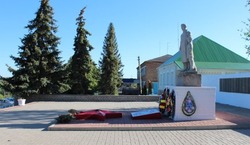 Волоконовские энергетики установили освещение у памятника воинам-землякам 