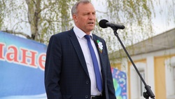 Глава Волоконовского района поздравил земляков с открытием Доски Почёта