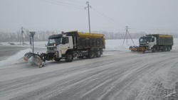 Волоконовские коммунальщики продолжили очистку дорог от снега