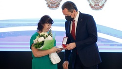 Волокончанка Людмила Сисикина получила почётный знак «Материнская слава» II степени
