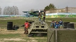 «Стальной характер»: волоконовцы сразились в чемпионате по лазерному бою