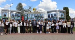 Торжественное открытие обновлённой детской Доски Почёта «Наше будущее» прошло в Волоконовке