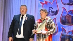 В Волоконовке чествовали тружеников округа и обновили Доску Почёта