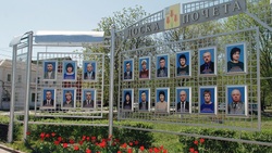 28 портретов обновили районную Доску Почёта в праздник весны и труда